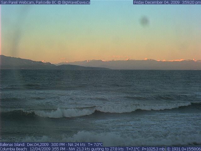 Beach break, 25 knots, and alpenglo :)
