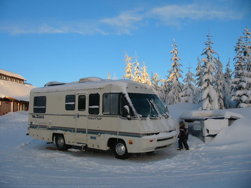 Wind-Kusschine in action @Mt Wash (nights -30C)
Double Boardbag doubling as skis, toboggans & sled bag 
