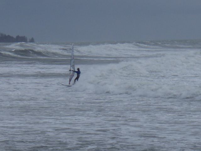 Hollowbones limps free
Got video of this one too  :)
