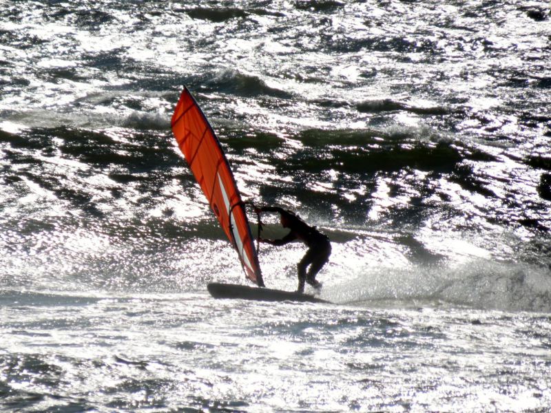 Committed to the inside rail (BWD at the rock)
