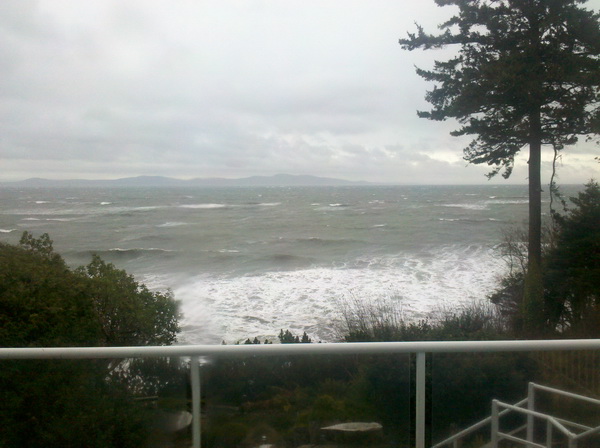 Mom's backyard
Mom's place on an East wind.
