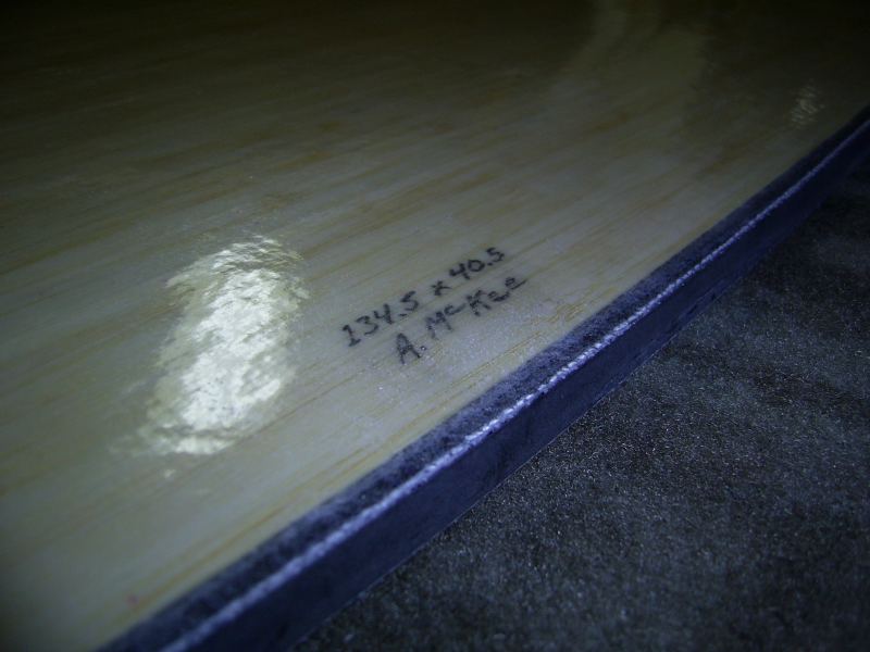 Bamboo Veneer 134.5 cm x 40.5 cm
Signed by the maker.
Keywords: custom kiteboard McKee