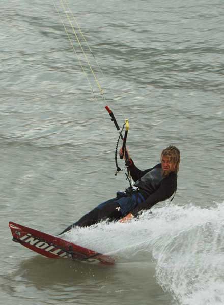 2DogMark growling @ Squamish
