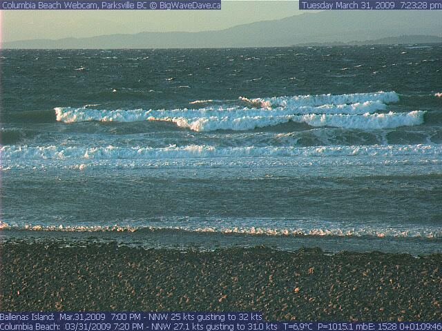 What gorgeous light! I would have payed someone to be my windsurfing/kiteboarding photo subject in conditions like these.
