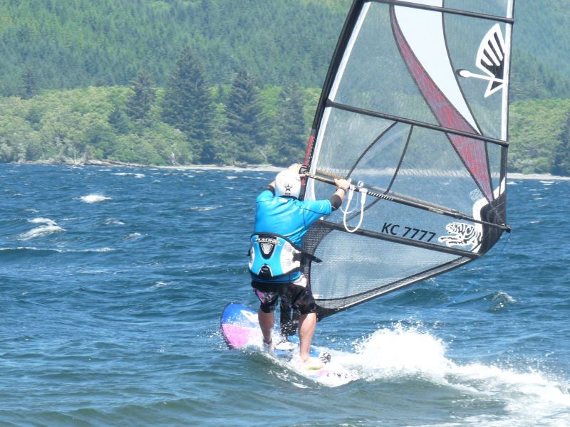 KC7s Jibing
Remember to throw the mast towards the nose of the board after the sail flip!
