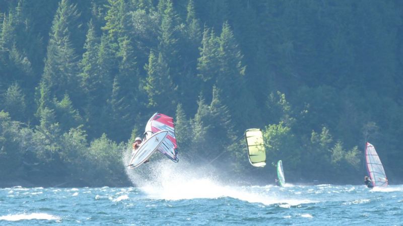 Windsurf247 Abusing my wife's board!
