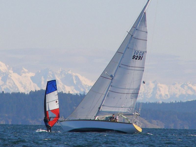 Mf4 challenging international sailing rules 
