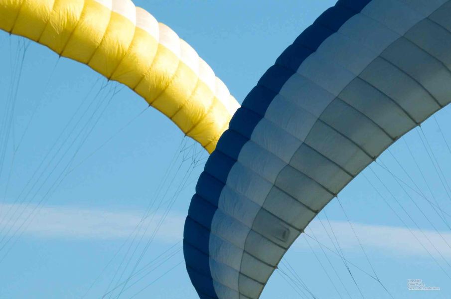 Creative color
Keywords: Kiteboard wind waves