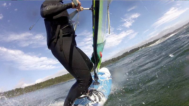 Another nice wave in the background
