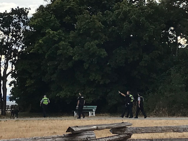 Cops at Cook
CTK and Abetanzo were boosting so high that someone called the cops!
Keywords: Oh whaaaaaaaaaaaat