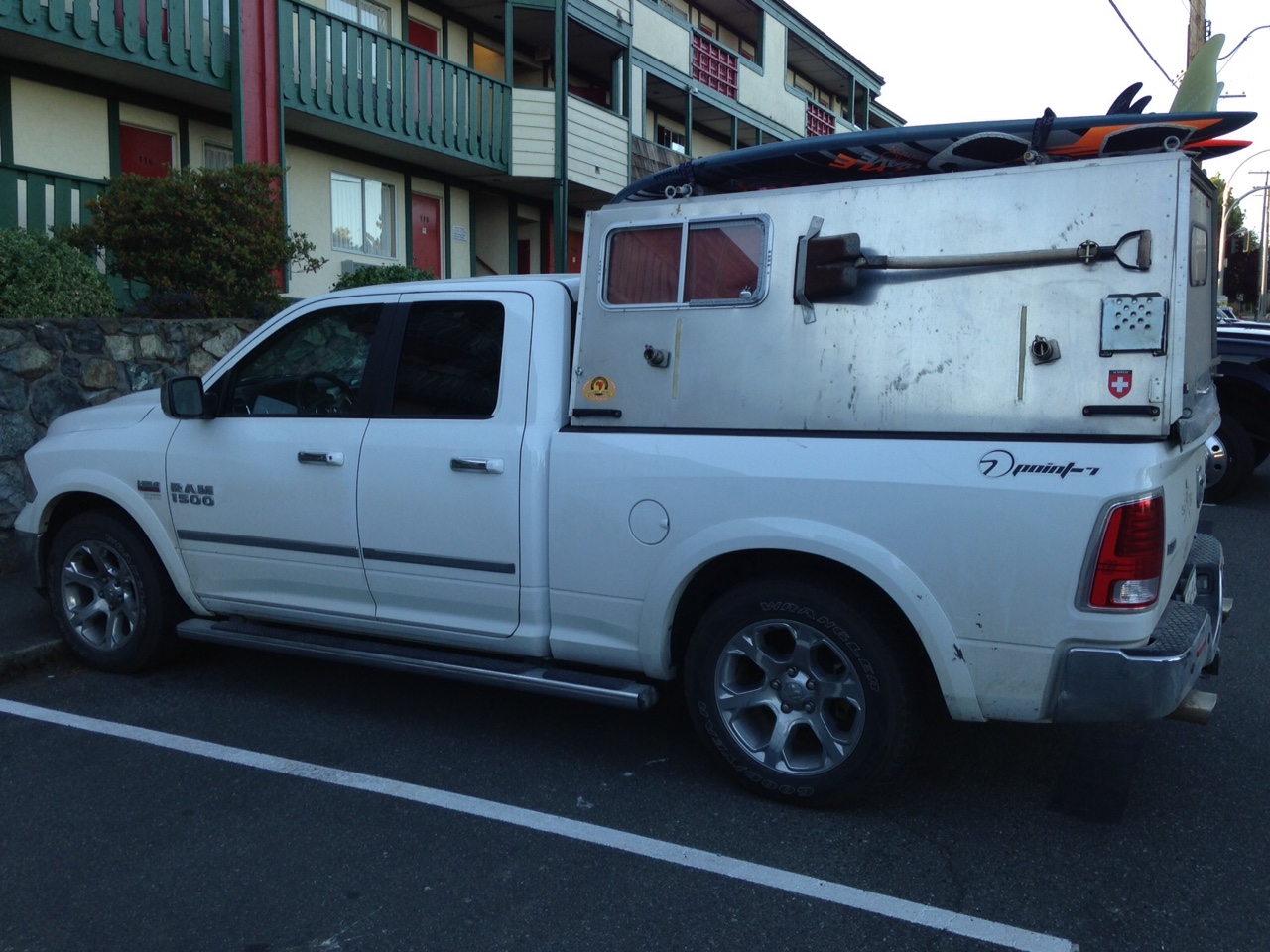 Dodge Ram 1500 4x4 Crew Cab 2